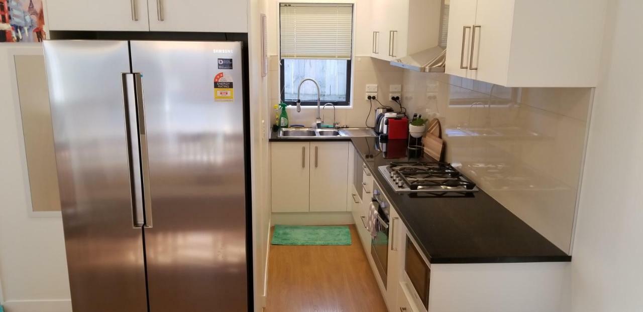 New Smart Home Nearby Plaza Auckland Exterior photo